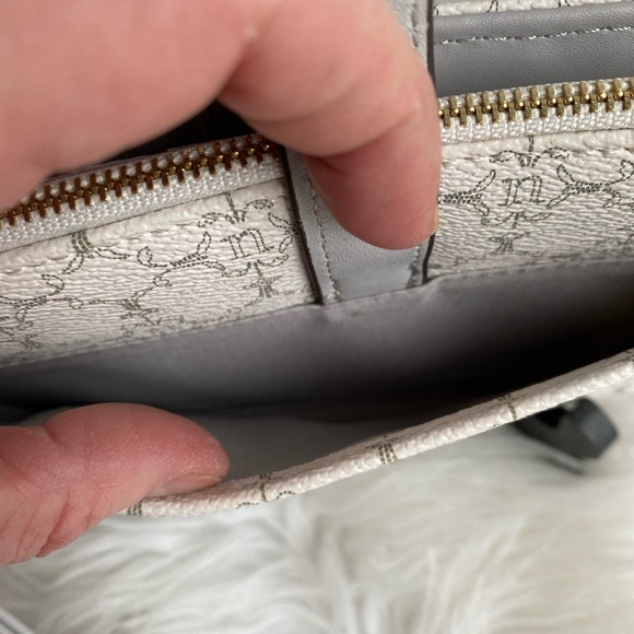 Nanette Lepore Scrolled Geometric Wallet Wristlet Old Money Travel Vacation - Picture 4 of 10